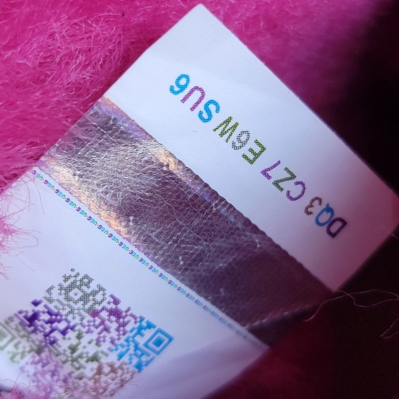 UGG Ultra Mini Suede Boot - Picture 7 of 8